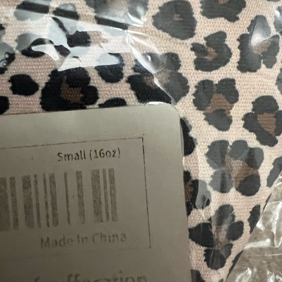 NWT 1pc Leopard Print Cup Sleeve Available in 3 Different Sizes - Picture 2 of 4